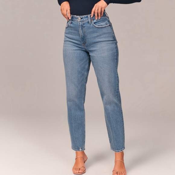 Abercrombie & Fitch Denim - Abercrombie & Fitch The Mom High Rise Medium Wash Size 6S/28